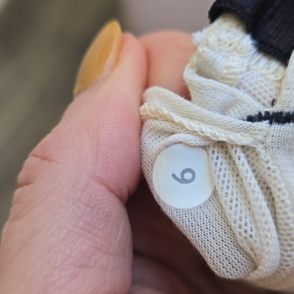 Lululemon Tank-Size 6 - Picture 4 of 5